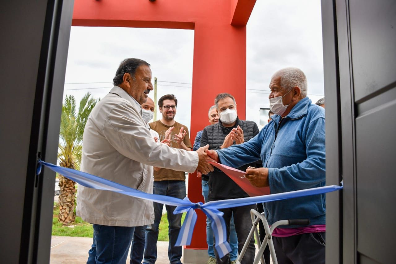El Gobierno continúa entregando soluciones habitacionales